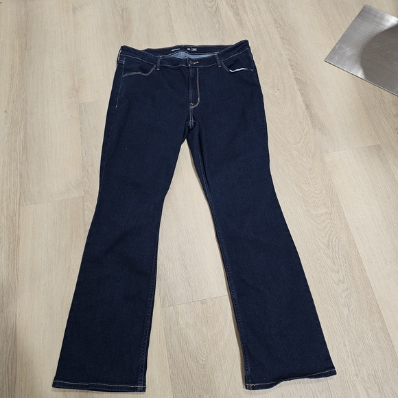 Old Navy Denim - Old Navy Wow Boot-Cut Jeans | Dark Wash Mid-Rise | Size 16